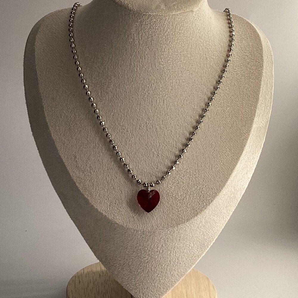 ✨Swarovski Red Heart Pendant – Silver Stainless-Steel Chain ✨